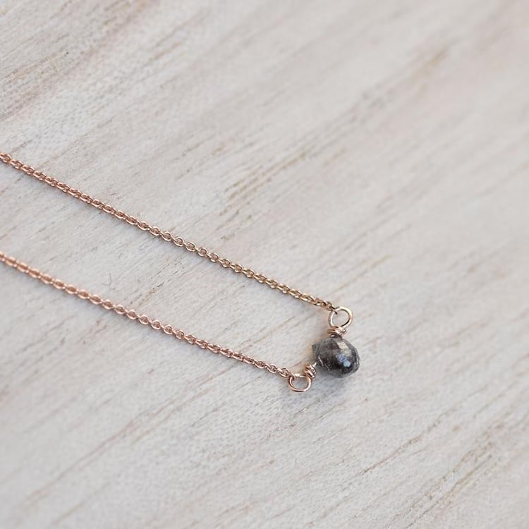 Diamant v náhrdelníku 33529