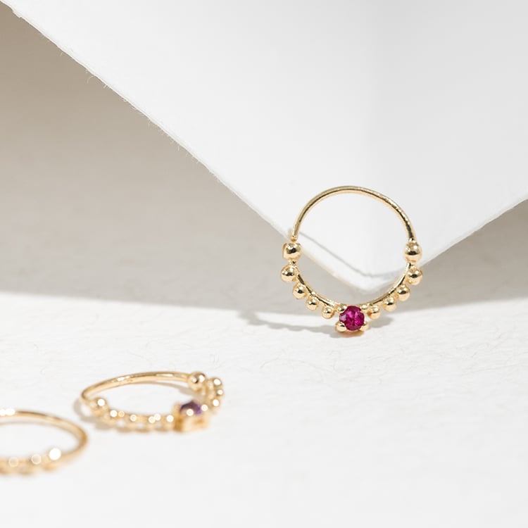 Zlatý septum piercing s rubínem Arla 123058
