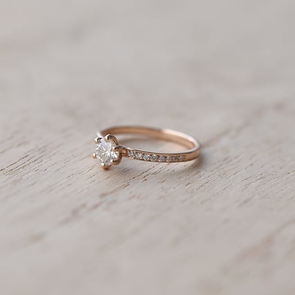 Zásnubní prsten s lab-grown diamanty Vanan