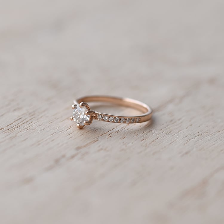 Zlatý diamantový zásnubní prsten 66025