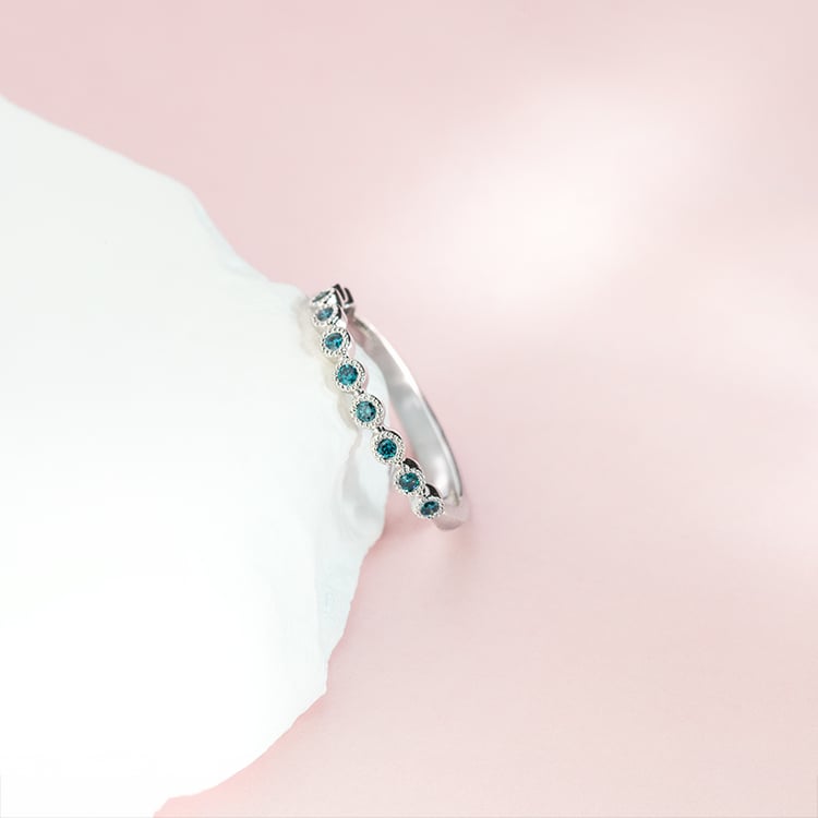 Zlatý prsten s modrými diamanty Danel 150208