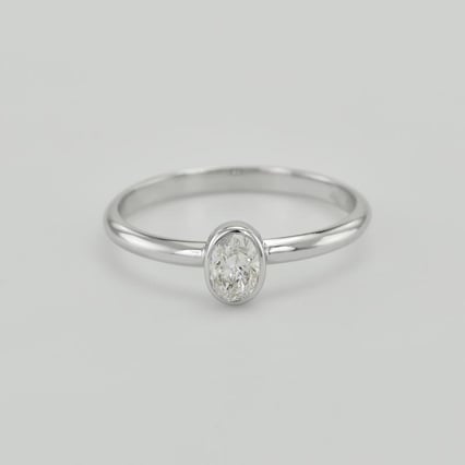 Zásnubní prsten s oválným diamantem Princeta