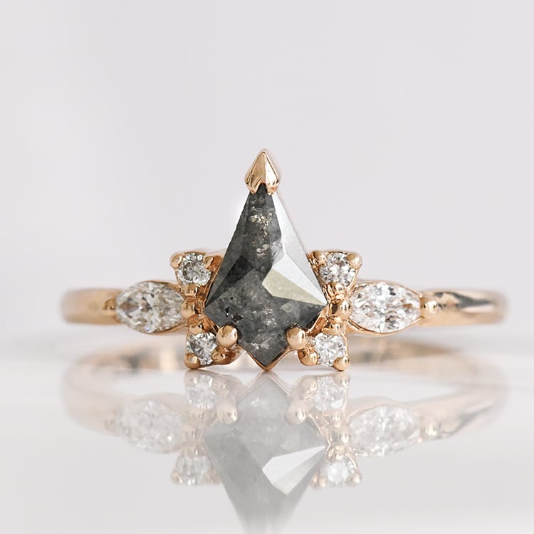 Prsten s kite salt and pepper diamantem Isabela 117560