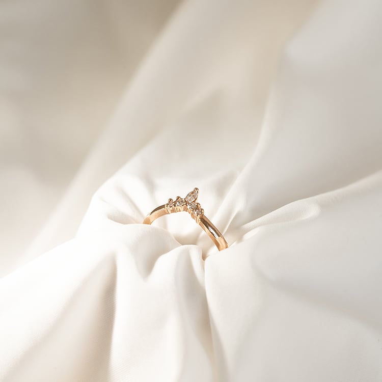 Vykrojený snubní prsten s diamanty Joni 119839