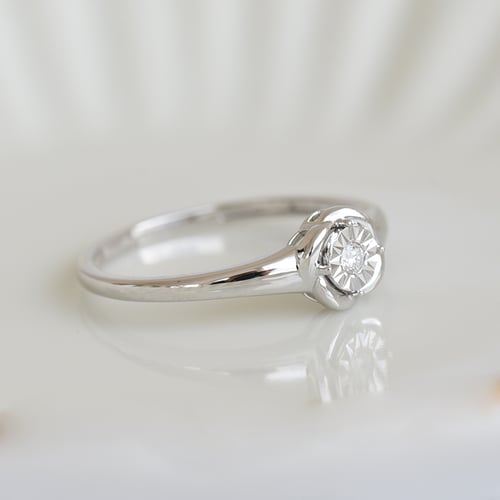 Prsten s diamantem ve stylu solitaire Catello