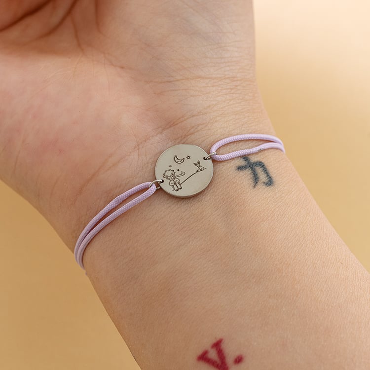 Stříbrný šňůrkový náramek Malý princ s liškou a gravírem 121202