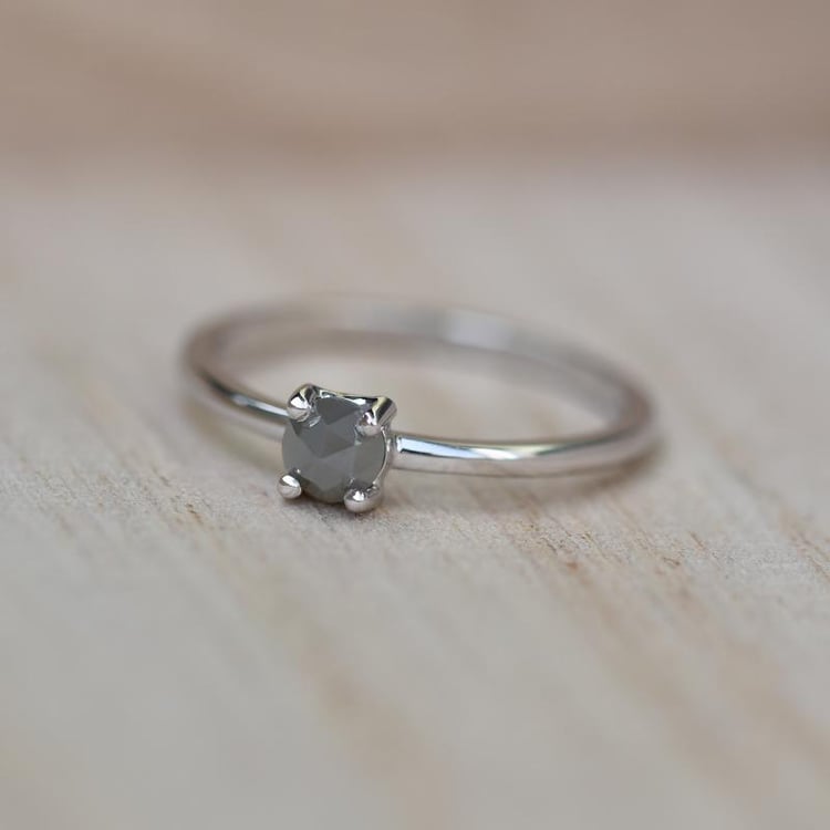 Salt´n´pepper prsten z bílého zlata 44265