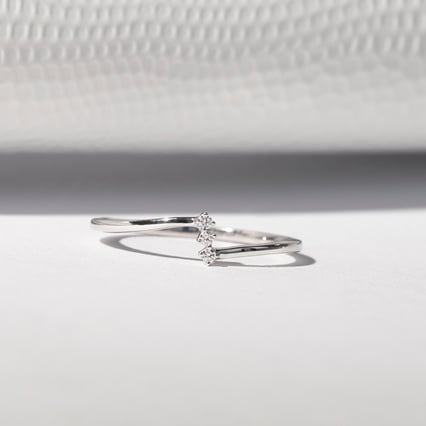 Minimalistický prsten se třemi lab-grown diamanty Hanna