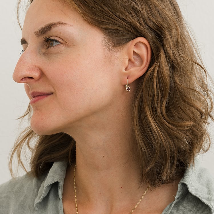 Zlaté visací náušnice s granáty Vega 129930