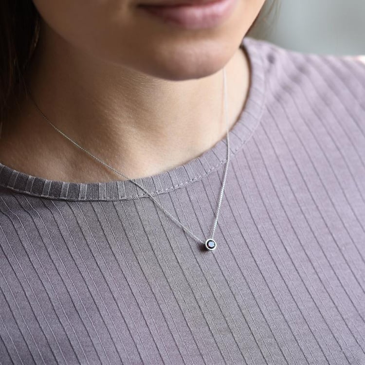 Stříbrný náhrdelník s granátem Jonie 103907