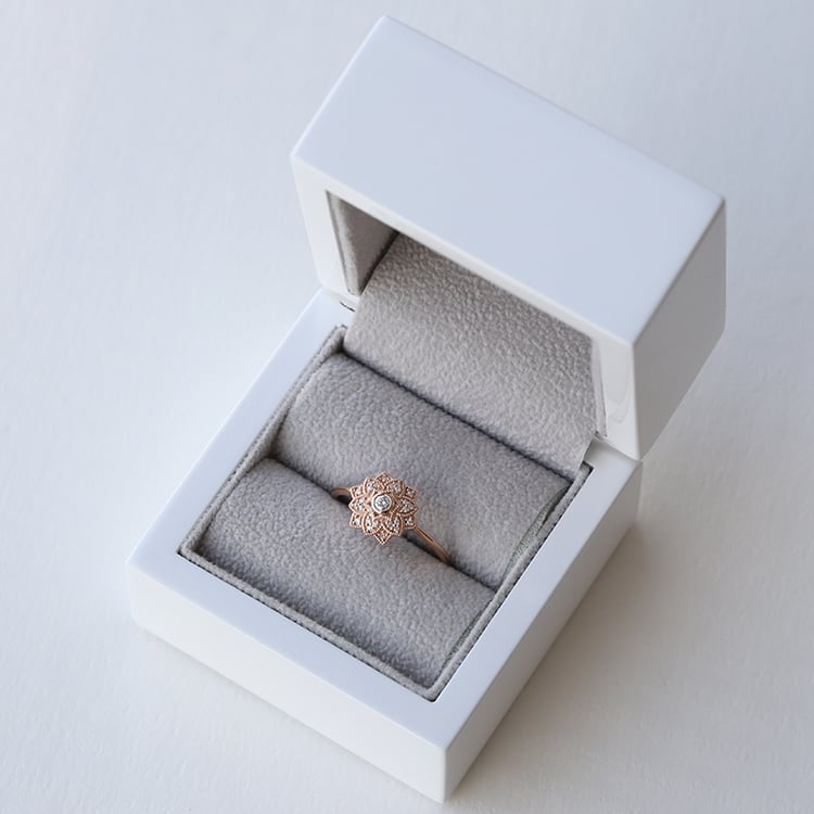 Prsten plný diamantů 73675