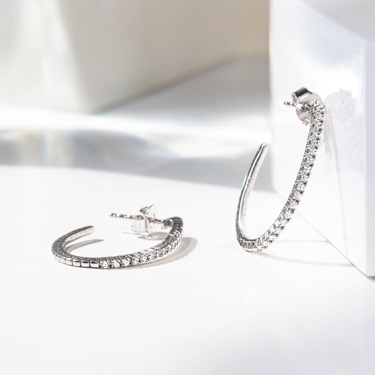 Zlaté flexi půlkruhové náušnice s lab-grown diamanty Dunst 142091