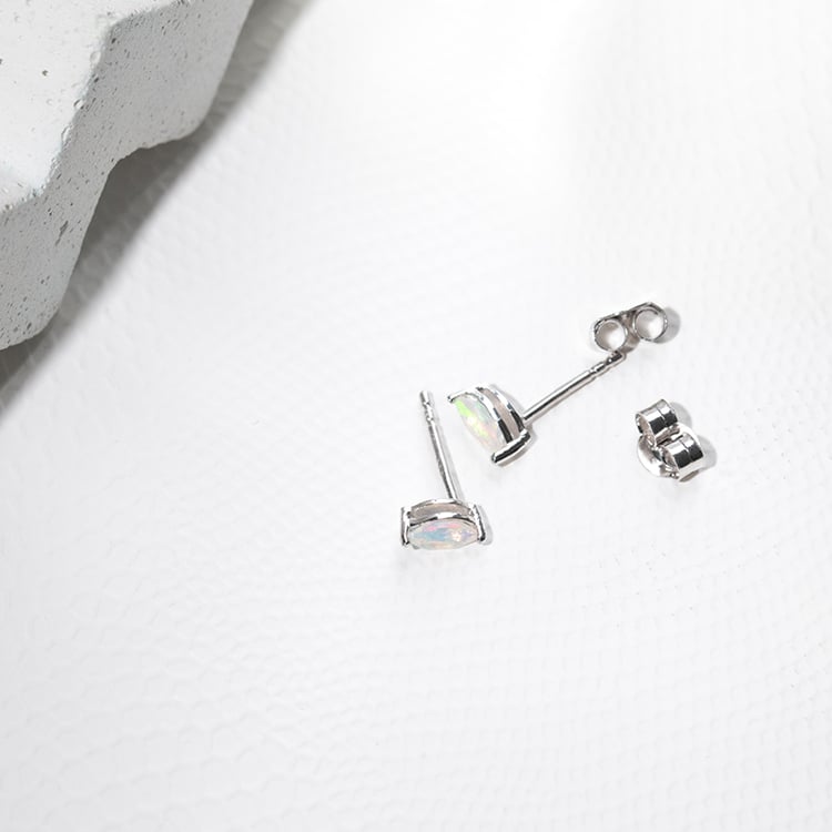 Minimalistické stříbrné náušnice s opály Andine 131338