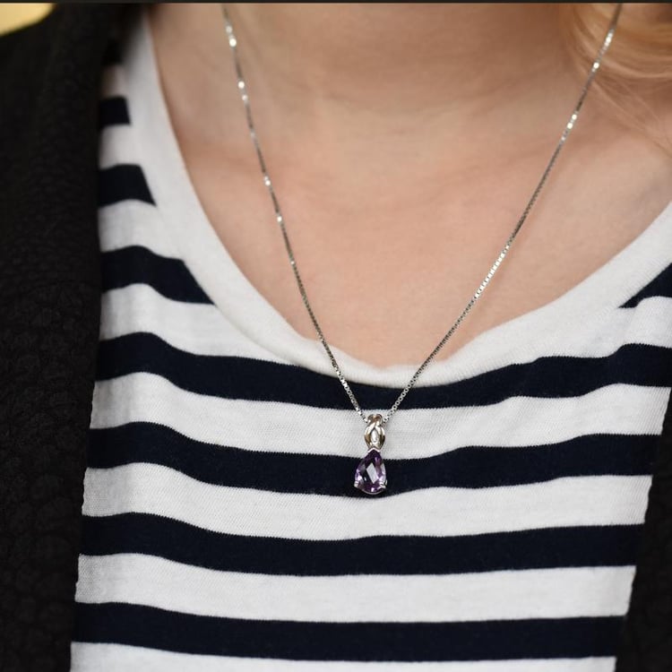 Stříbrný náhrdelník 25962