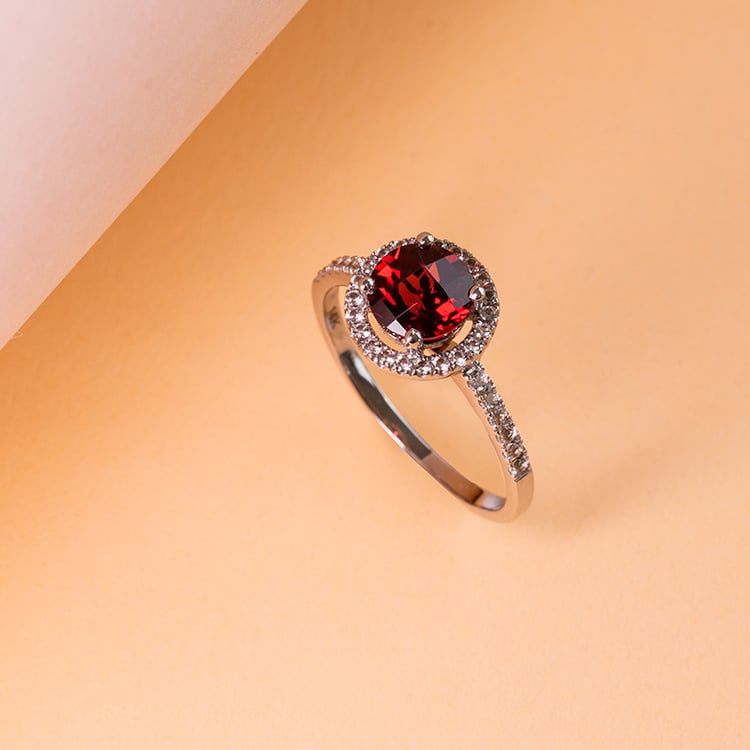 Zlatý halo prsten s granátem a bílými topazy Maala 120715