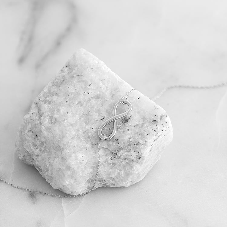 Stříbrný náhrdelník Infinity 120016