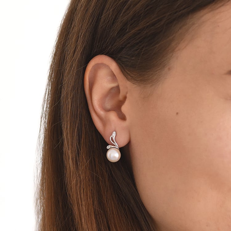 Elegantní stříbrné náušnice s perlami a zirkony 61319