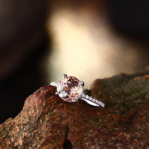 Zlatý prsten s morganitem a diamanty 3618