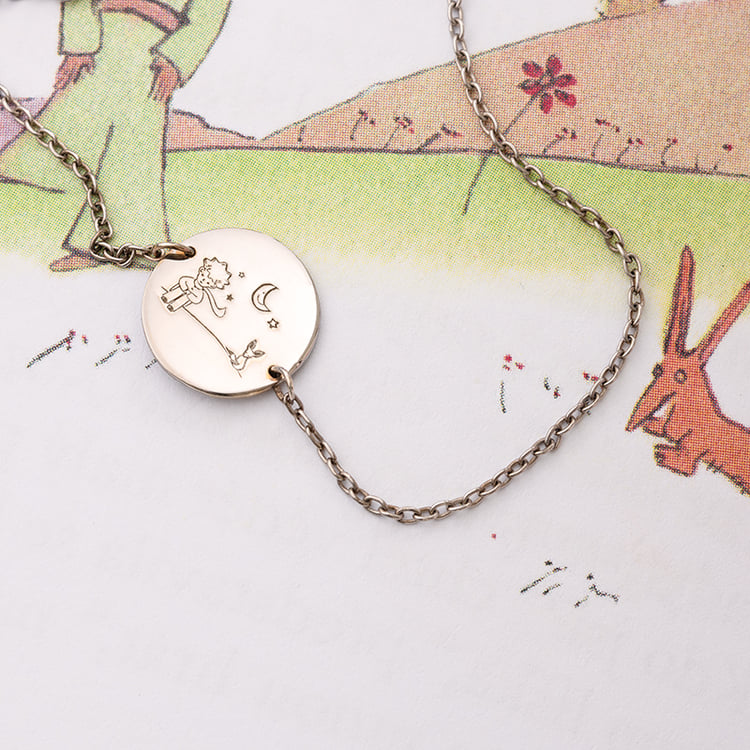 Zlatý náramek Malý princ s liškou a gravírem 122837