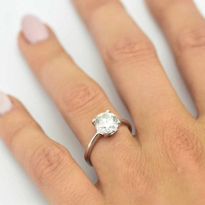 Prsten s 1.5 ct moissanitem