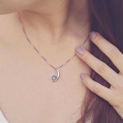 Náhrdelník s topazem