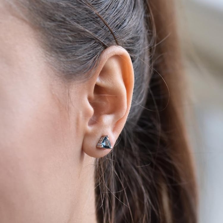 Stříbrné náušnice 14716