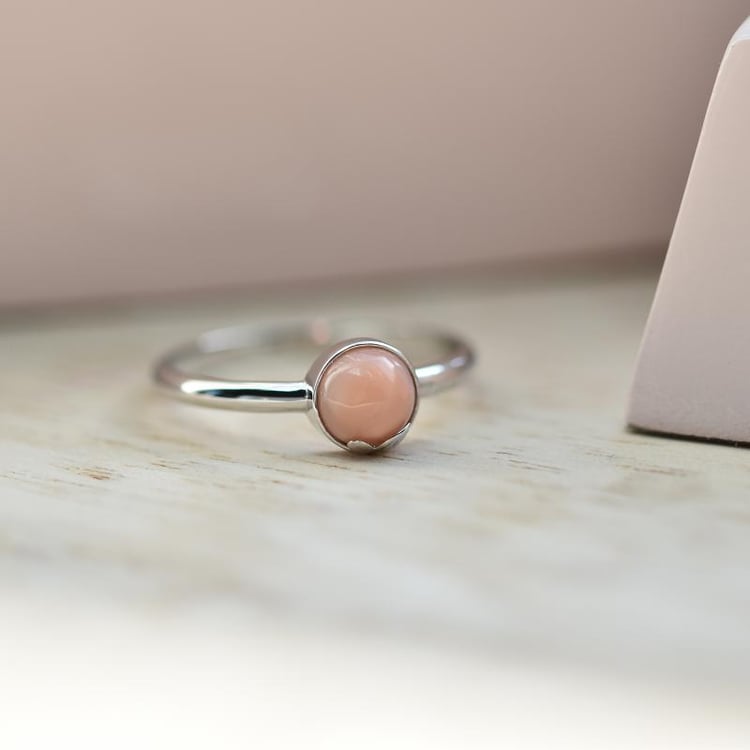 Zlatý prsten s cabochon korálem 40583