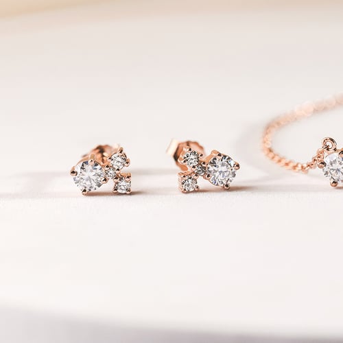 Stříbrné cluster náušnice s moissanity a lab-grown diamanty Kerrie