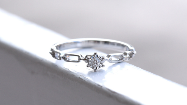 Luxusní platina: nejvzácnější kov na zemi