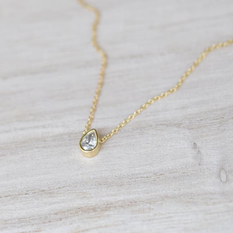 Náhrdelník s pear diamantem 45271