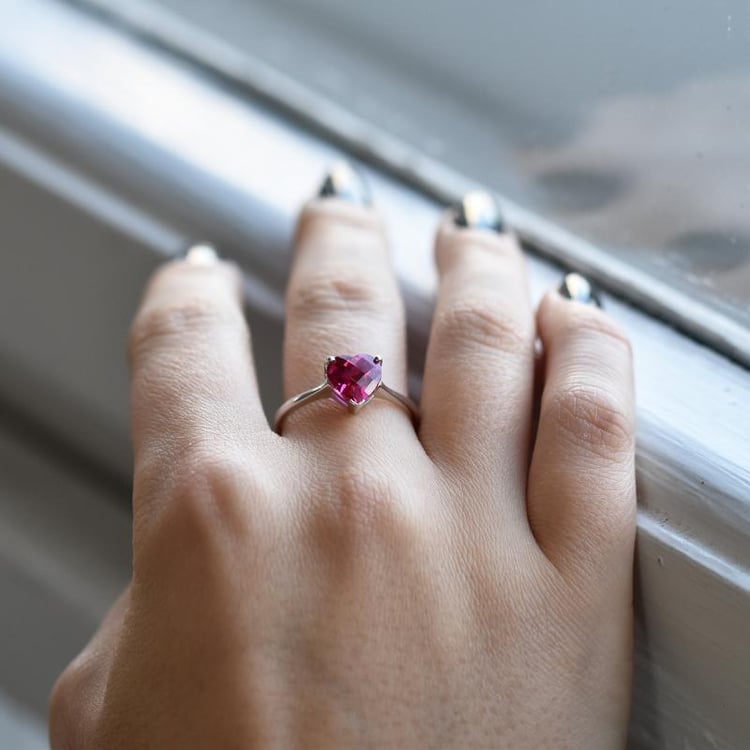 Prsten s rubínem 36949