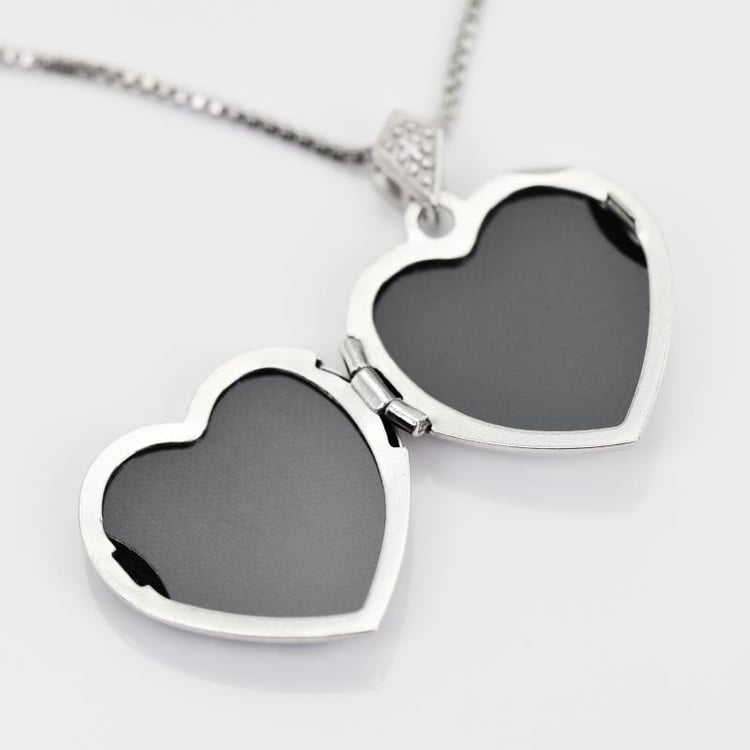 Stříbrný medailon 15059