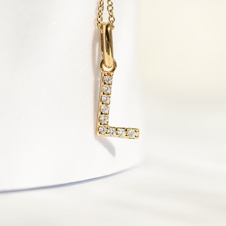 Stříbrný přívěsek ve tvaru písmene s lab-grown diamanty Letra 143898