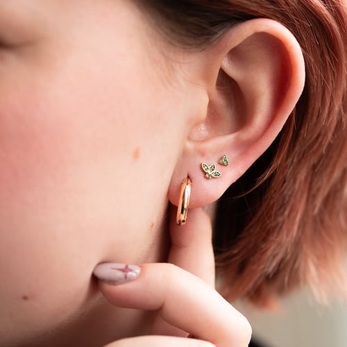 Zlatá piercing náušnice se smaragdy Amina