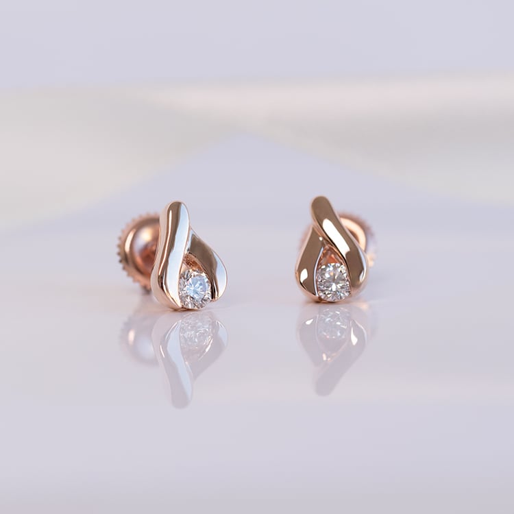 Jemné náušnice s 0.22ct diamanty Fox 116579