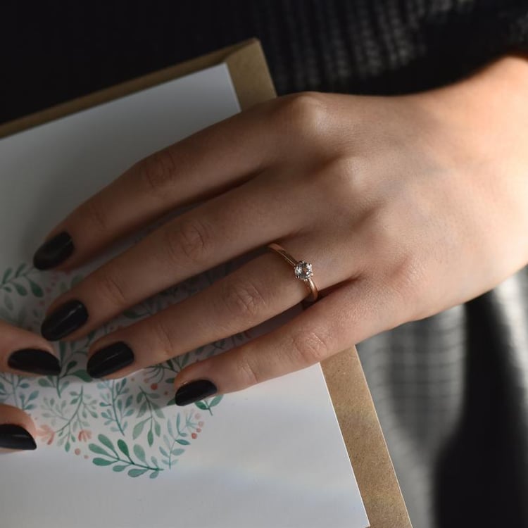 Prsten s round morganitem 36970