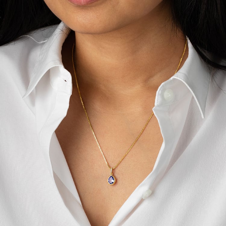 Zlatý bezel přívěsek s pear tanzanitem a lab-grown diamanty Abigail 136545