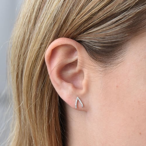 Stříbrné náušnice s lab-grown diamanty Wishbone