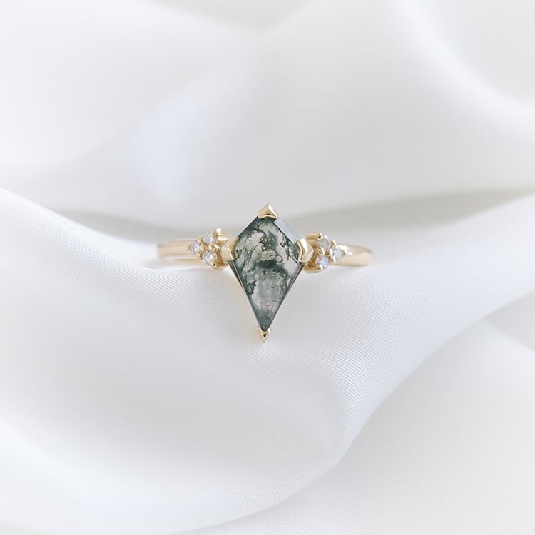 Zlatý zásnubní prsten s achátem 89239