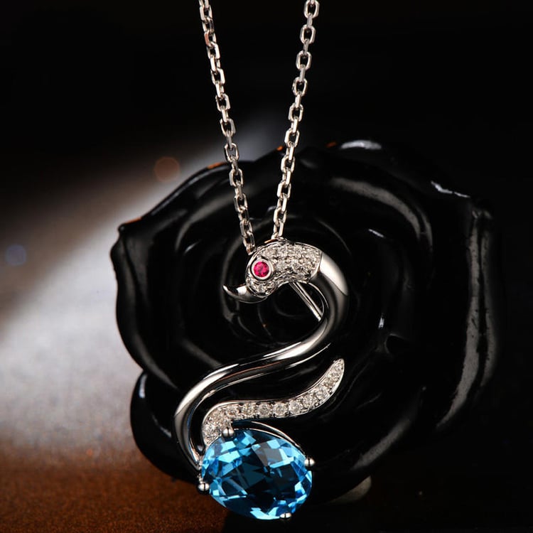 Topazový přívěsek 7626