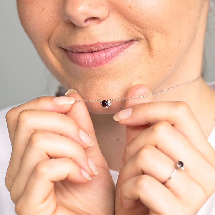 Cluster náhrdelník s českým granátem a diamanty Edom 143990