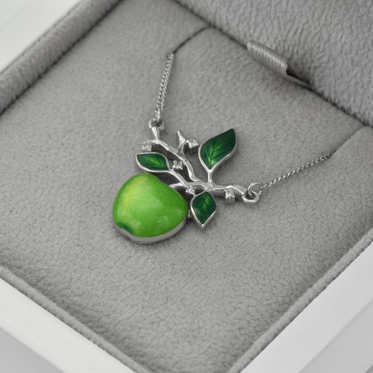 Náhrdelník s jablkem 43402