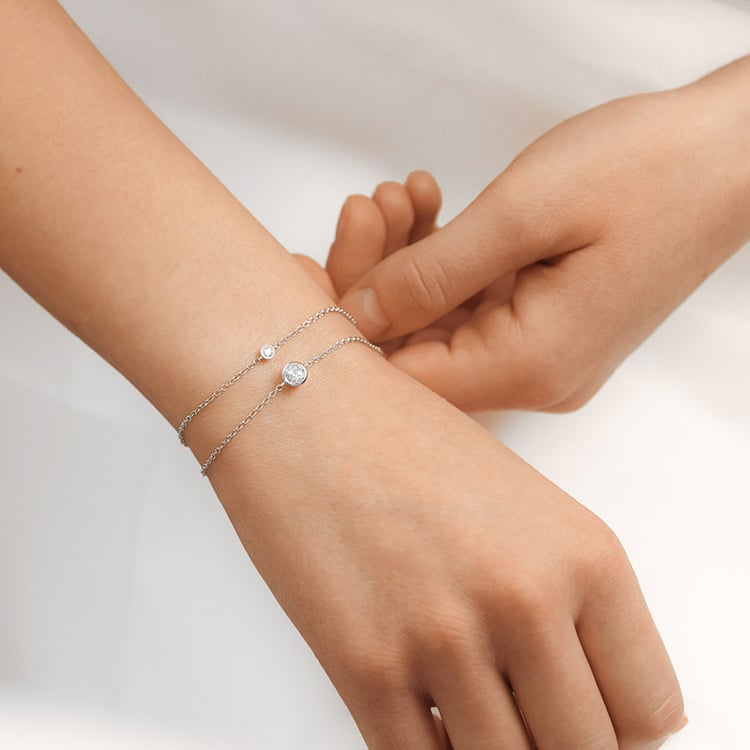 Stříbrný minimalistický náramek s diamantem Bonato 153085