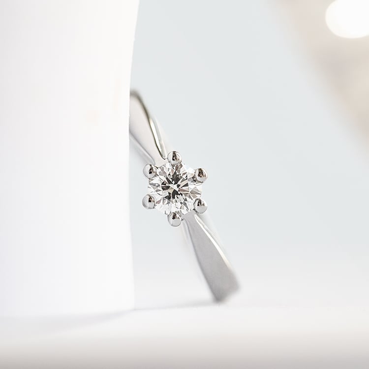 Zásnubní prsten s diamantem Sati 145569