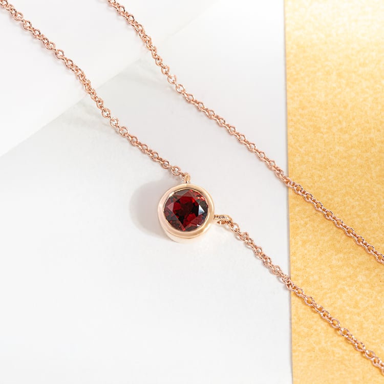 Stříbrný náhrdelník s granátem Jonie 149221