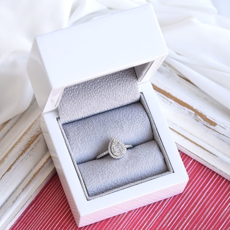 Diamantový prsten z bílého zlata 85313