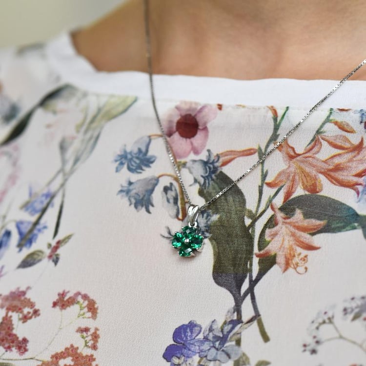 Čtyřlístek ve stříbrném náhrdelníku 14313