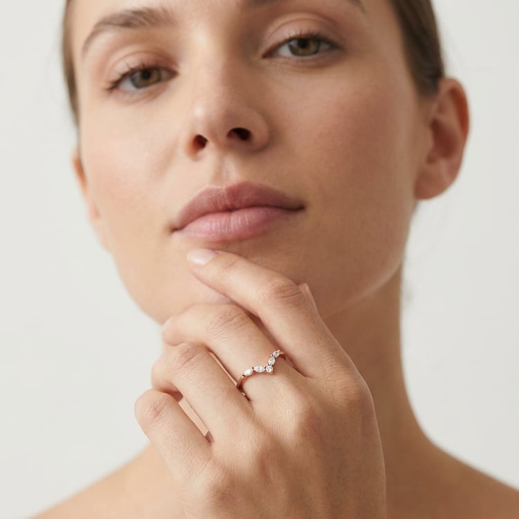 Vykrojený rozvodový prsten s round, pear a marquise lab-grown diamanty Iman 166477