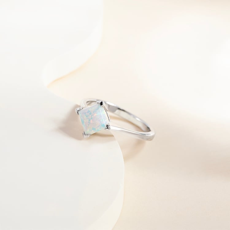 Stříbrný prsten s bílým princess opálem Neola 149500
