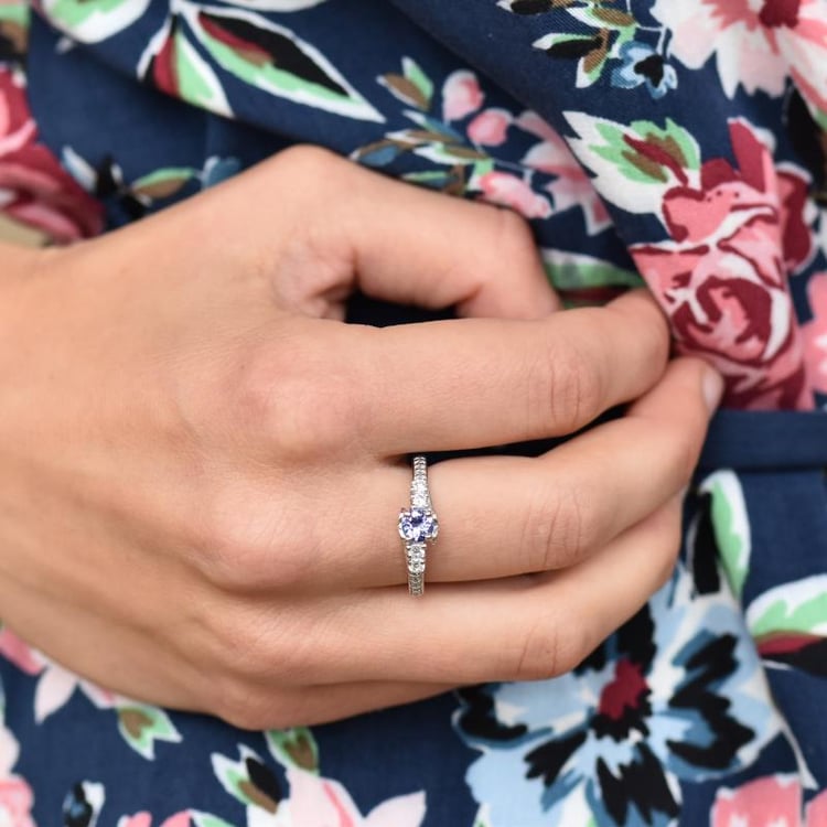  Stříbrný tanzanitový prsten 25600